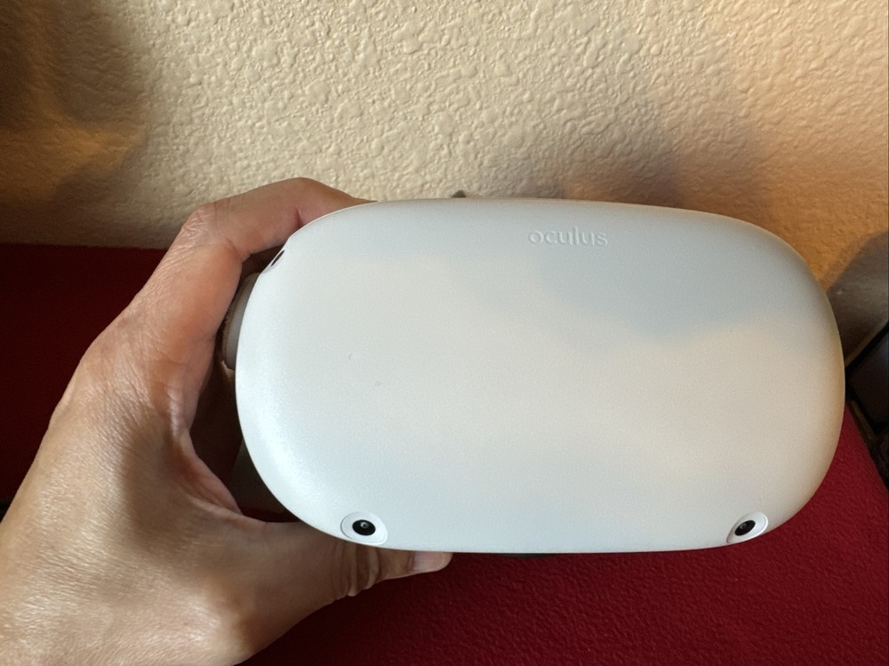 Meta Oculus Quest 2 128GB Advanced VR Virtual Reality Headset + L/R Controllers