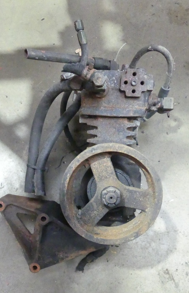 International Bendix Tu-Flo 550 Air Compressor 108111