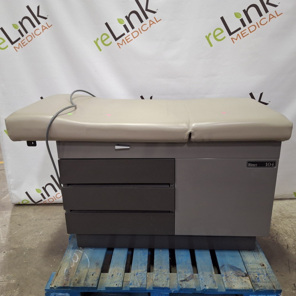 Midmark Ritter 100 Exam Table
