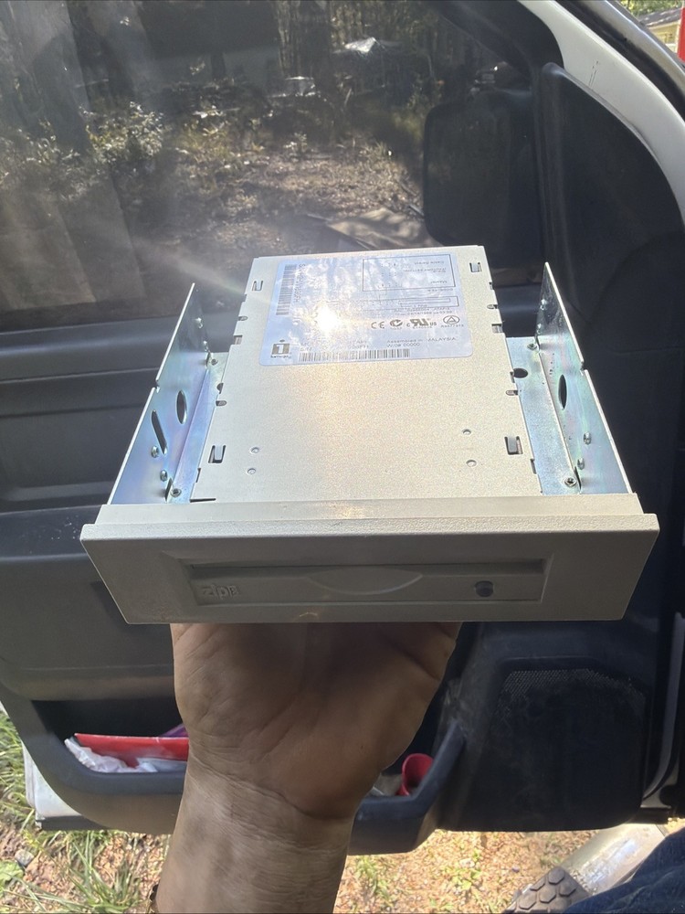 Iomega Z100ATAPI Zip 100 Internal 3.5" Drive , ATAPI