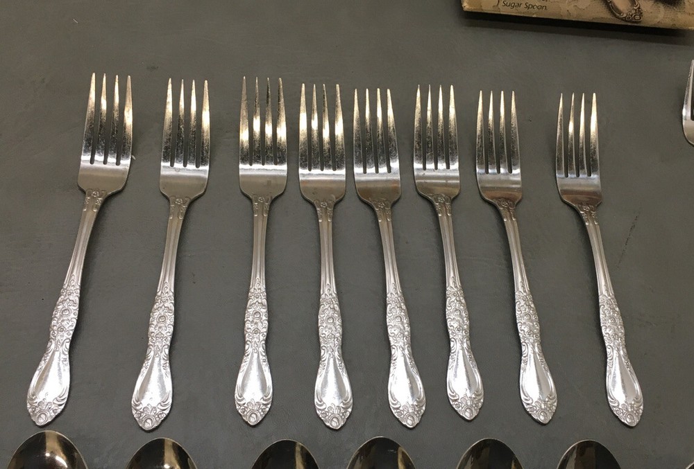 Oneida Silversmith Norhland Silversmith 50 Pc Set Missing 5 Utensils, Carolina