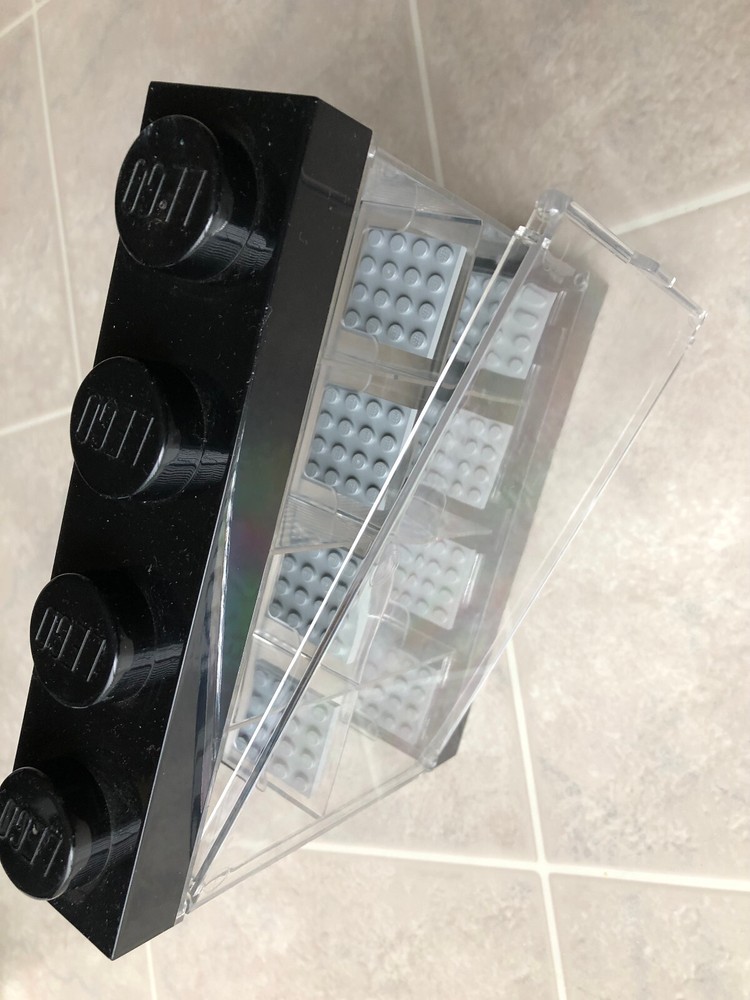 LEGO Minifigure Display Case 8 Cells (2017)