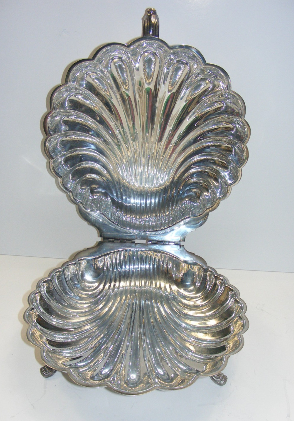 Vintage Silverplate Covered Double Dish Hinged Scalloped Clam Shell 4-south