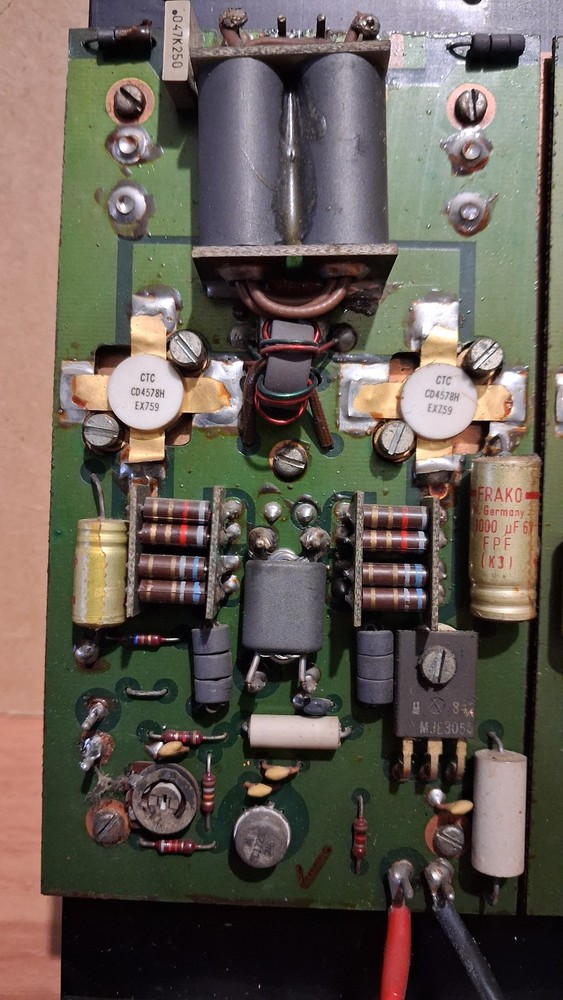 HF LINEAR AMPLIFIER  300w  MRF-422 28V
