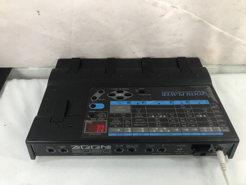Zoom Player 2020 Guitar Multi Effects Processor