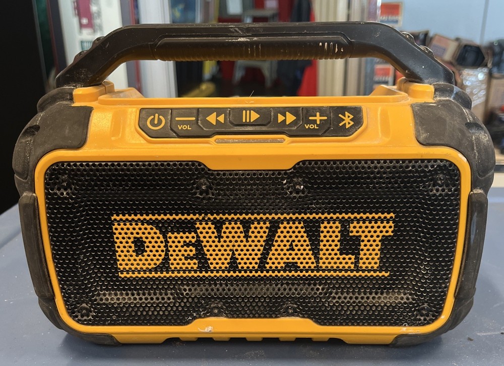 DeWalt DCR010 20-Volt Max Bluetooth Speaker W/battery
