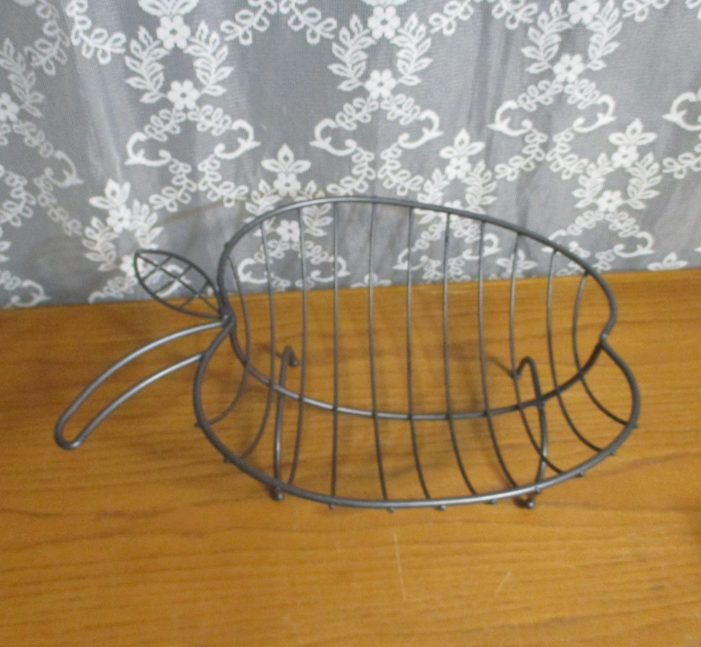 Heavy Metal Wire Apple-Shaped Fruit Basket