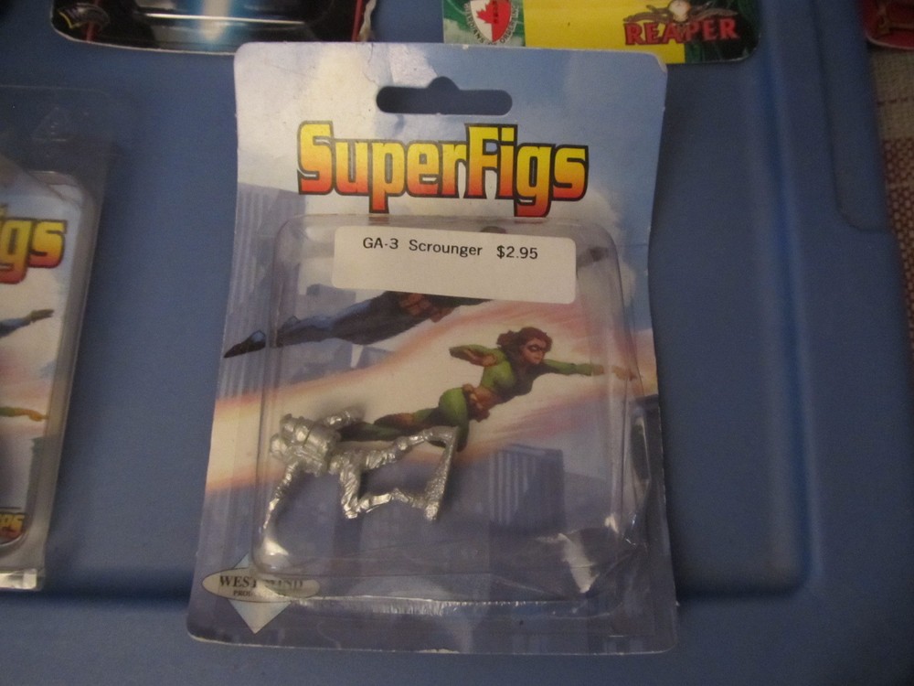 Superfigs Miniatures Scrounger NEW on card