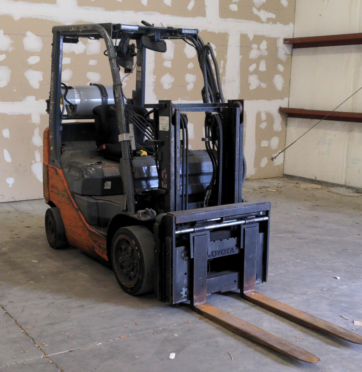 2012 Toyota Forklift 8FGCU20 4,000#, 4000# Cushion Tired Forklift