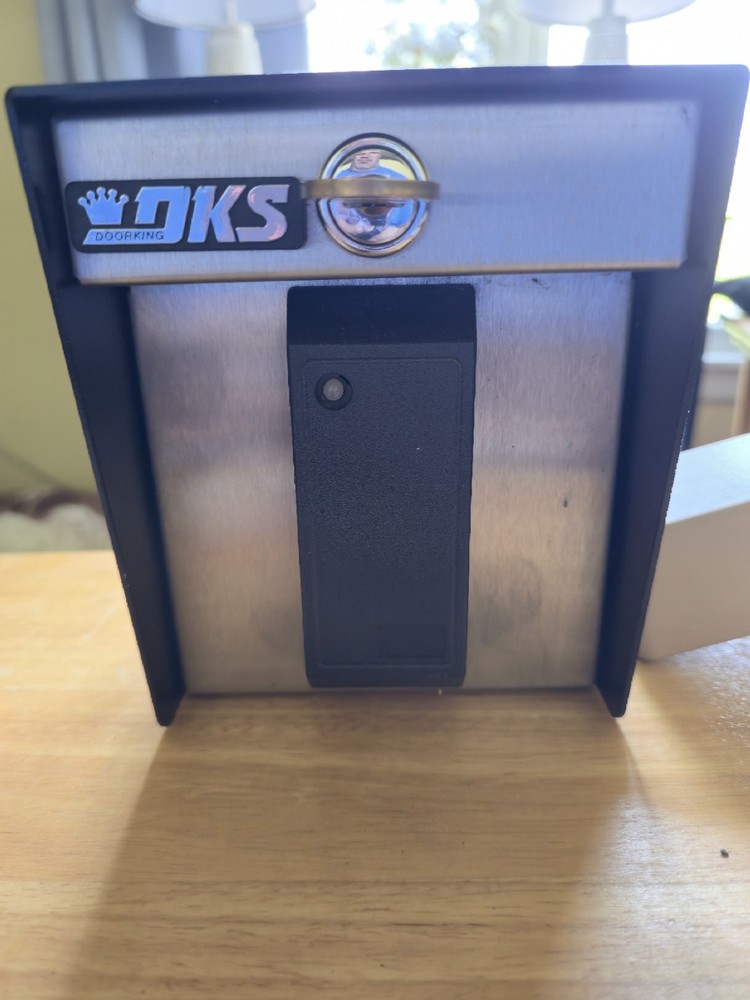 DoorKing 1520-080 Card Reader / Keypad Lock