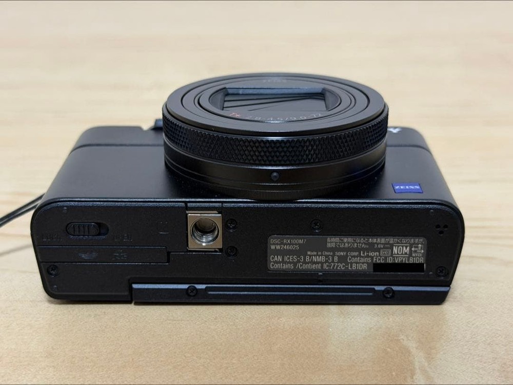 SONY RX100 VII (Mark 7) Compact Digital Camera