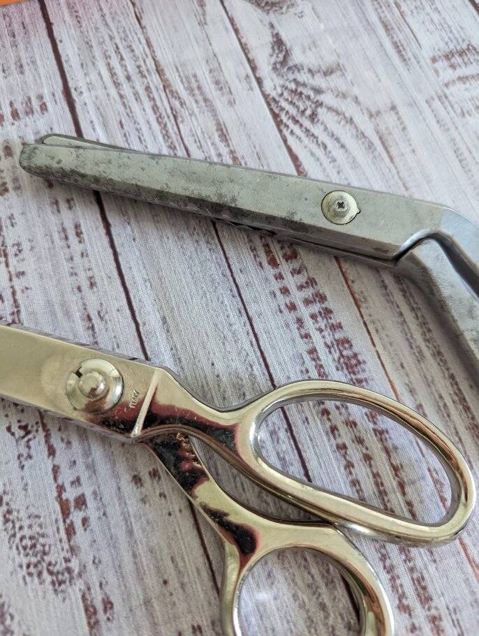 3 piece Griffon Leather case and Griffon pinking shears gingher pinking shears