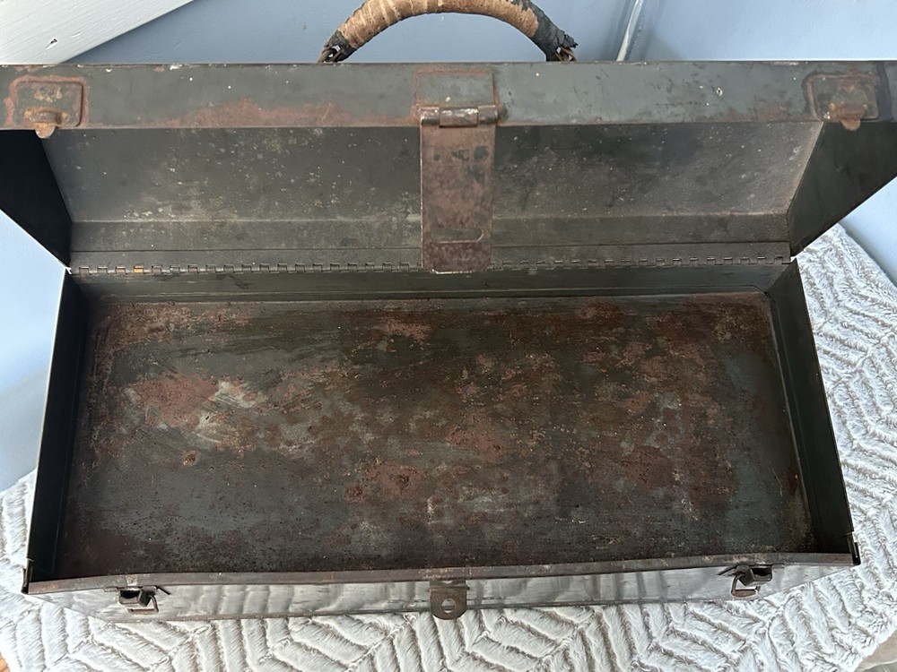 EARLY SNAP ON TOOLS A FRAME TOOL BOX with 2 PULL OUT DRAWERS RARE