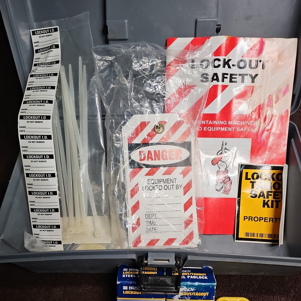 Prinzing Lockout / Tagout kit w/2 Brady padlocks