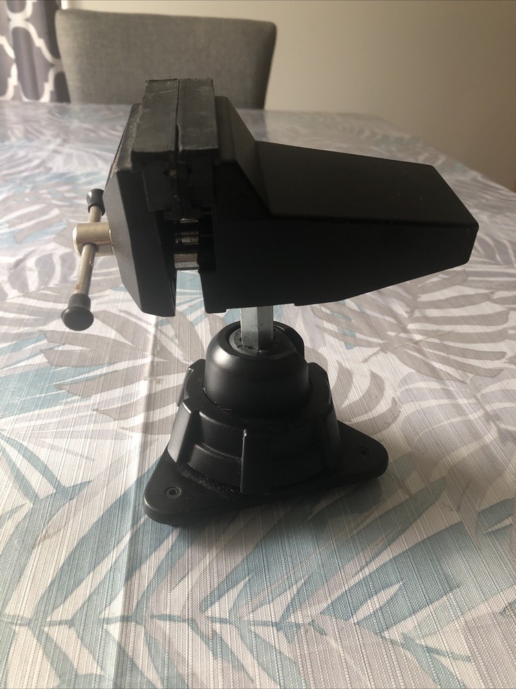 Dremel D-Vise #2214, Swivels