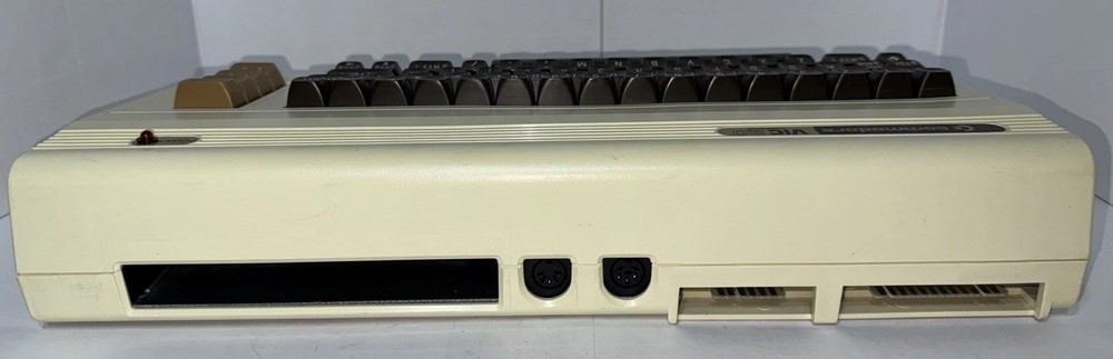 Commodore VIC-20 Vintage Computer Console Complete w Box Manual Tested & Works