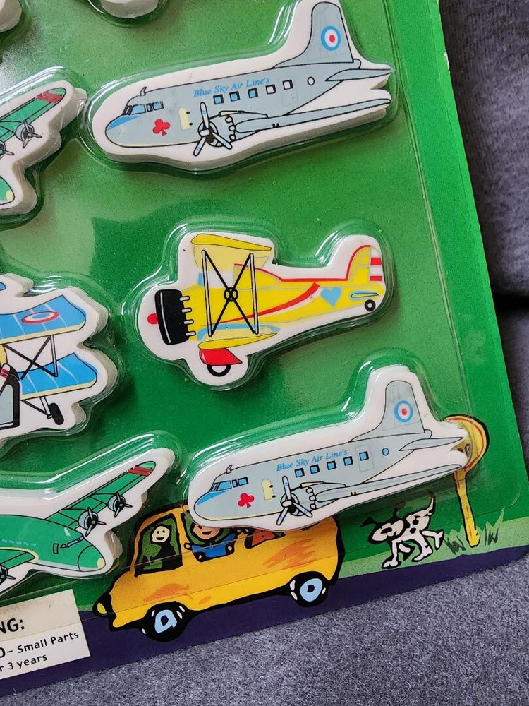 8 ERASERS PLANES