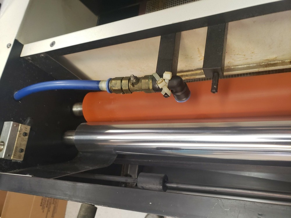 2005 TECH LIGHTING UV COATER & DRYER-18"