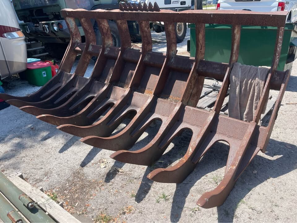 Brown 2014 Case 821c Root Rake wheel loader