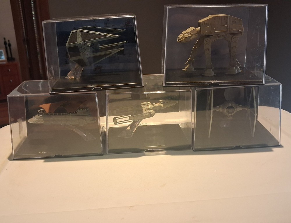 Starwars DeAgonstini starships in display box
