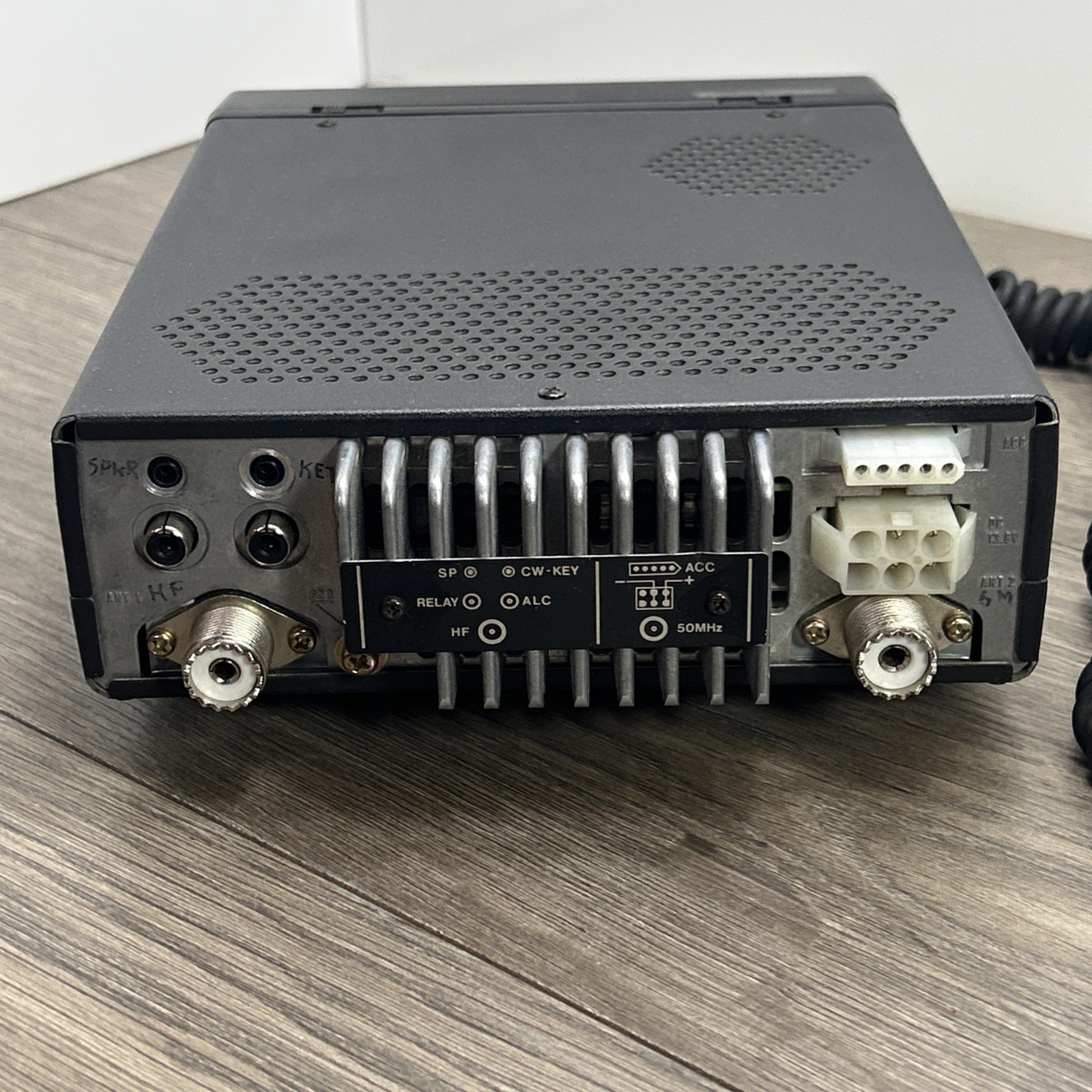 Alinco DX-70 Amateur Ham Radio Transmitter Transceiver With Microphone OEM