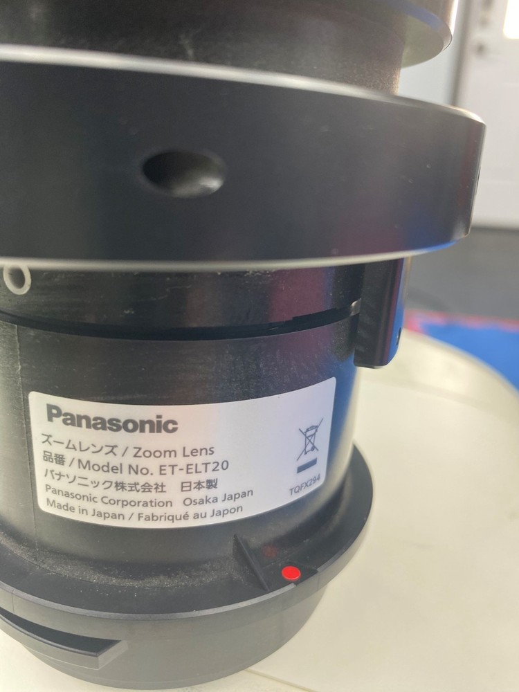 Panisonic PT-EW640 Projector