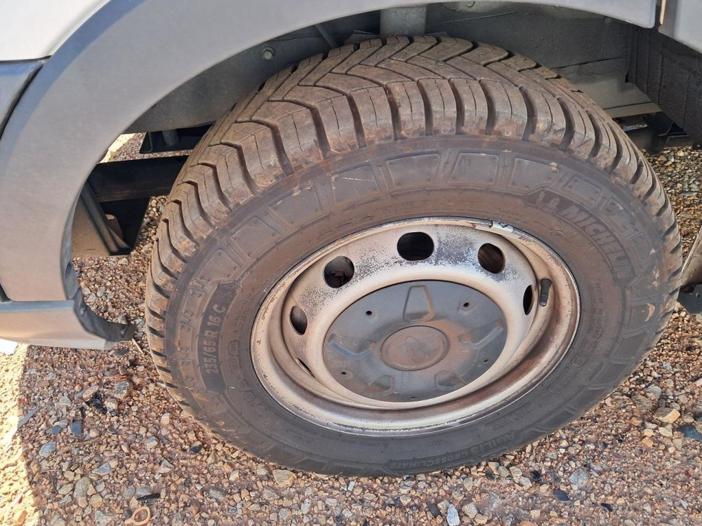 TRANSIT25 2017 Glove Box 4812348