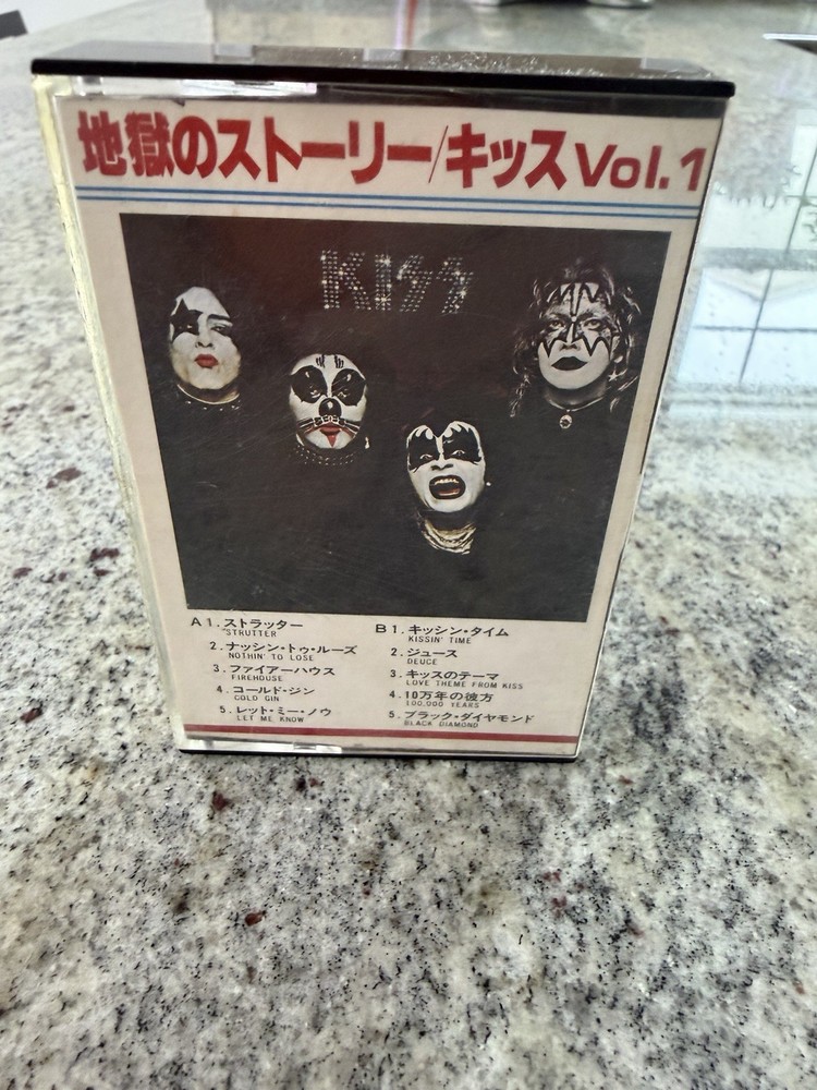 KISS 1977 JAPAN VICTOR STORY OF KISS CASSETTE TAPE VINTAGE AUCOIN MEGA RARE🔥