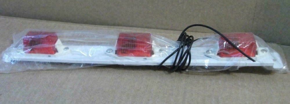 Optronics MC99RB Series - Rectangular Clearance Marker Lights, Red ~