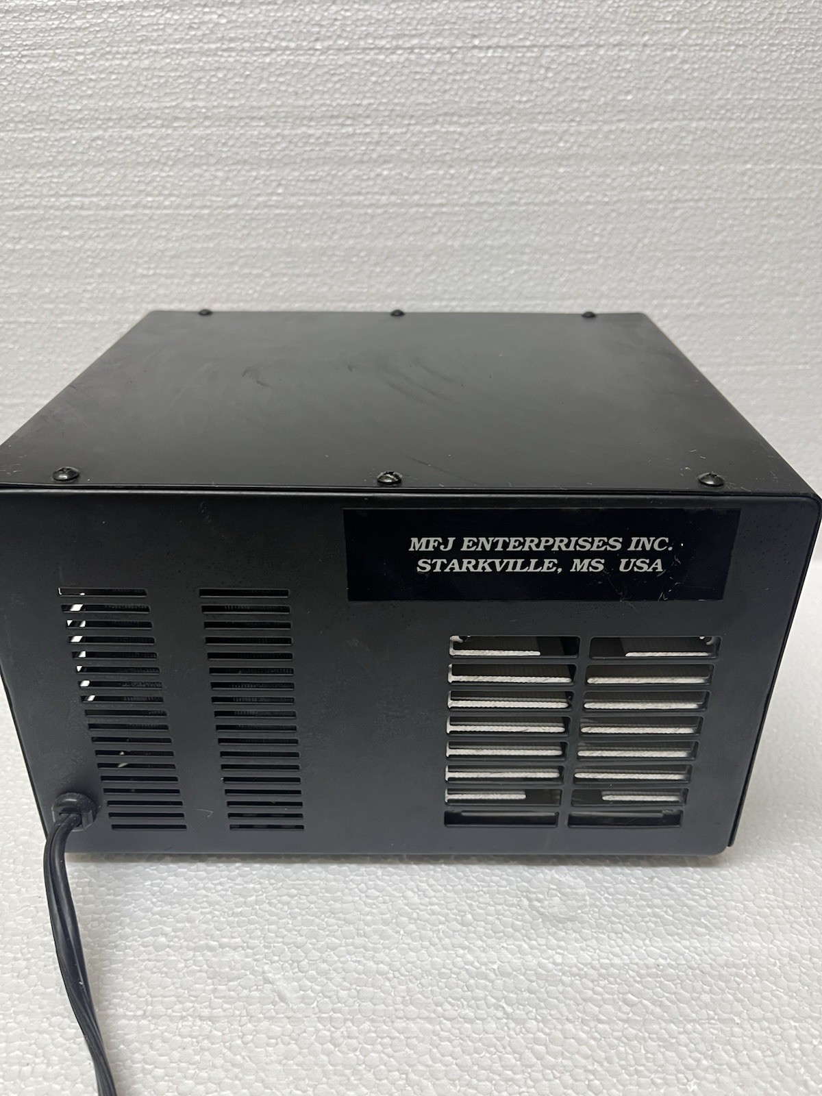 MFJ Enterprises MFJ-4035MV Adjustable Ham Radio Power Supply 0-15 V 30 Amp Works