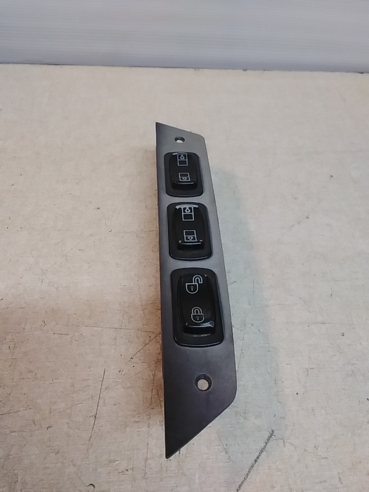 Mack Switch Panel LH 71RU3359M2