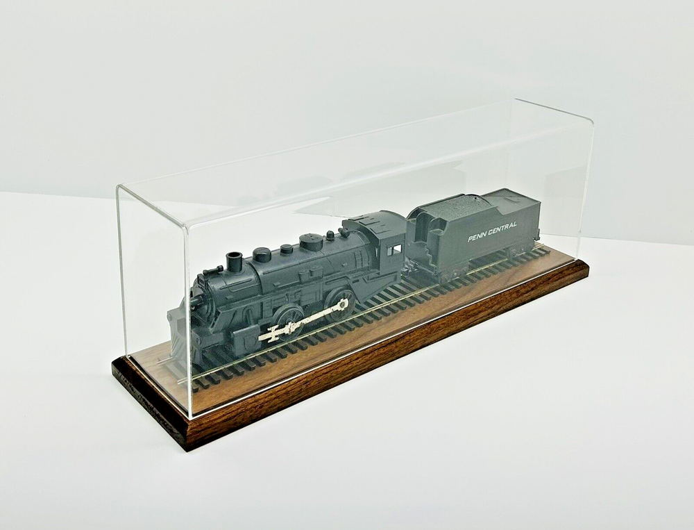 18" O Scale Model Train Display Case, Walnut Base