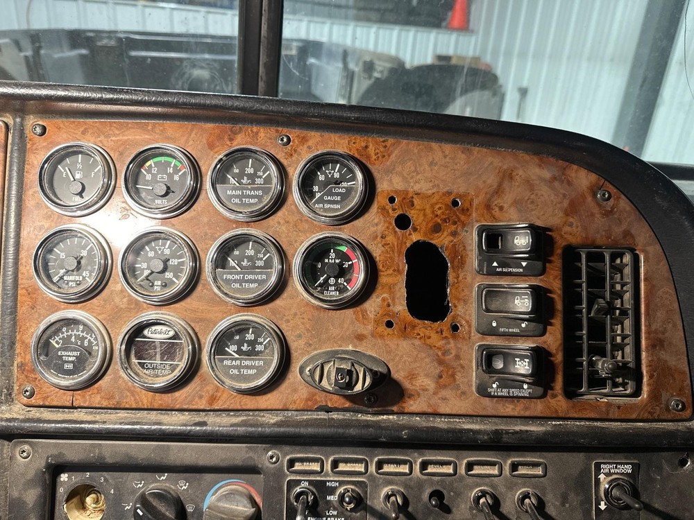 2001-2005 Peterbilt 378 GAUGE AND SWITCH Dash Panel - Used