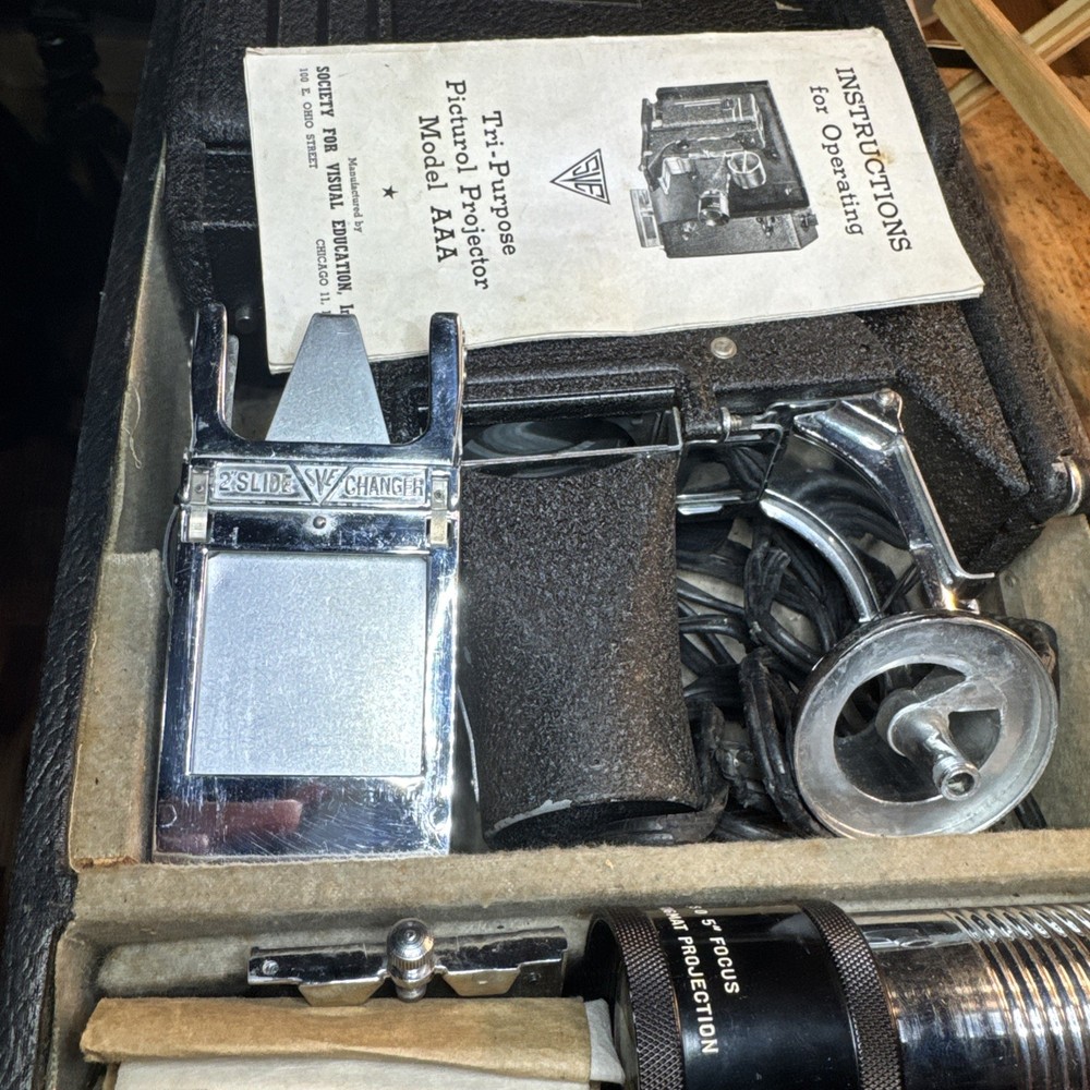 💎 1940s SVE Tri-Purpose Projector Model AAA #84380 W/Original Case 💎 Untested