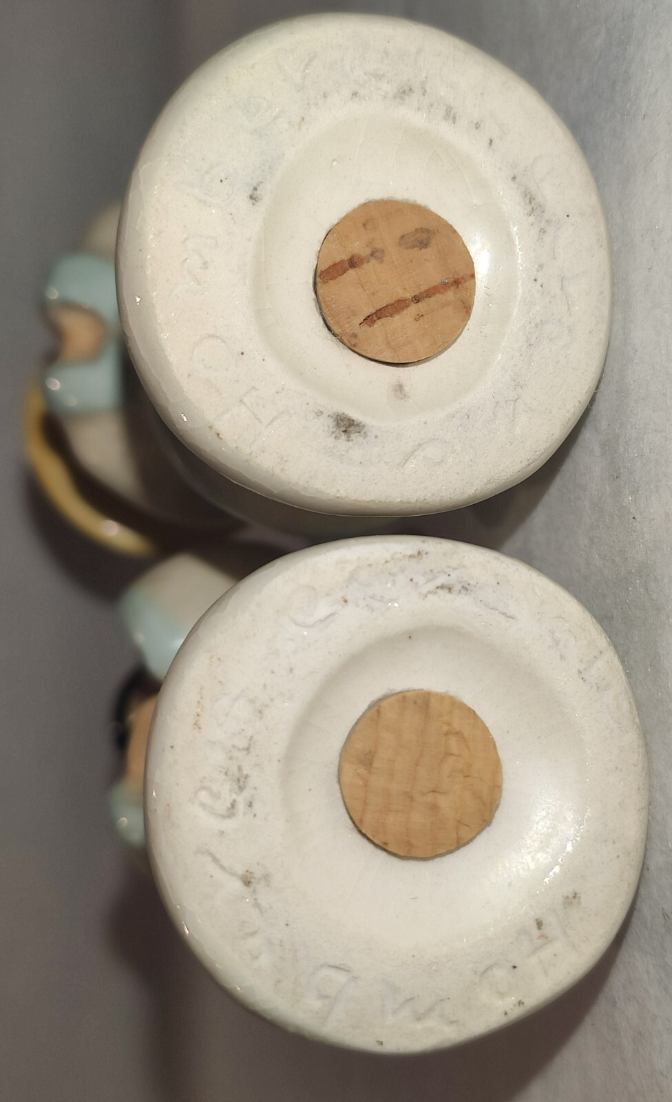 Vintage Ceramic Asian Salt And Pepper Shaker 4¼" Tall Signed **Damaged Read**