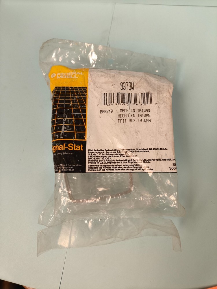 Signal-Stat Clear Rectangular Polycarbonate Replacement Lens 9373W by Truck-Lite