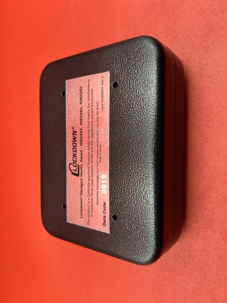 📦Lockdown Handgun Vault Lock Box 2 Keys Small Valuables LOCK BOX!!
