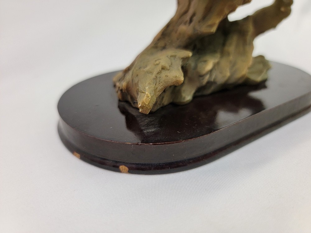 Resin Bald Eagle Desk Clock With Quartz Movement