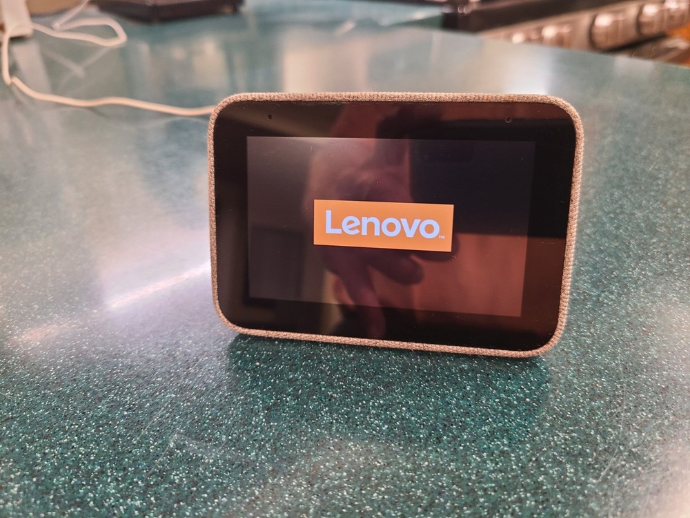 Lenovo CD-24501F Smart Clock w/ Google Assistant – Touchscreen – WiFi