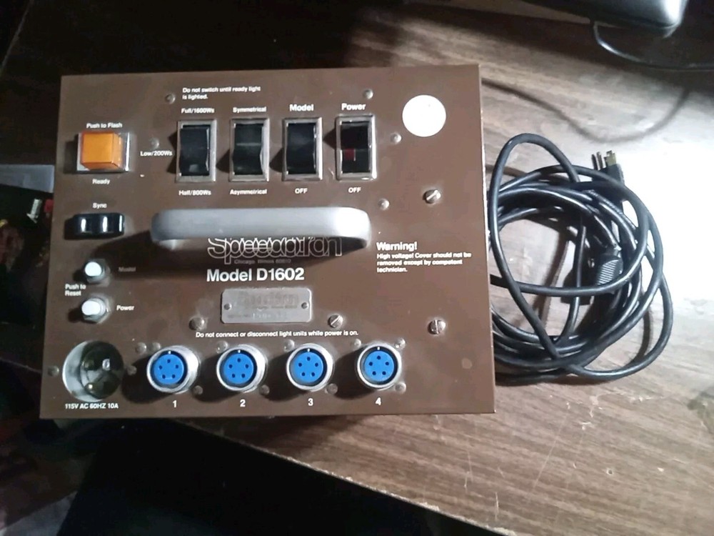 Speedotron D1602 w/ Power Cord