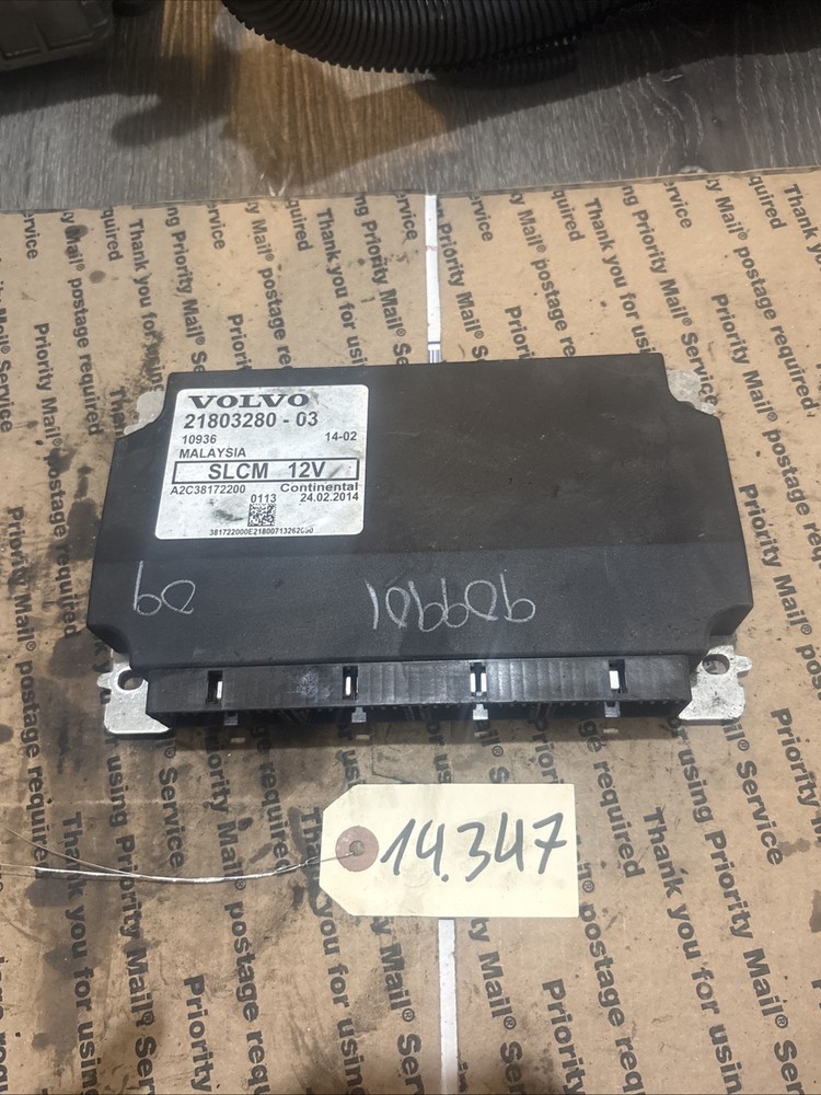 Volvo VNL Light Control Module - P/N: 21803280-03