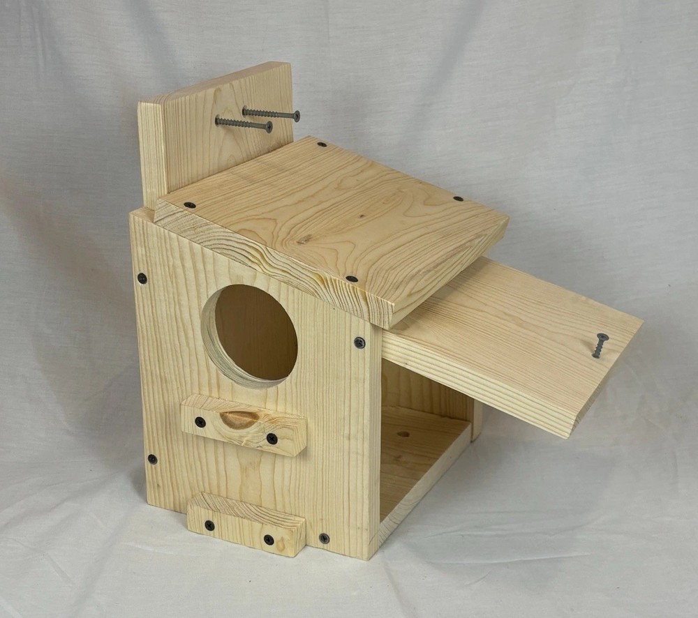 Large Solid Pine Backyard Squirrel/Bird House Nesting Box - Awesome Gift