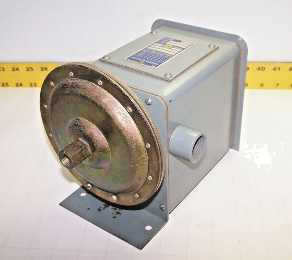 SQUARE D VACUUM PRESSURE SWITCH CLOSES 8 OPENS 3  9016 ASW3
