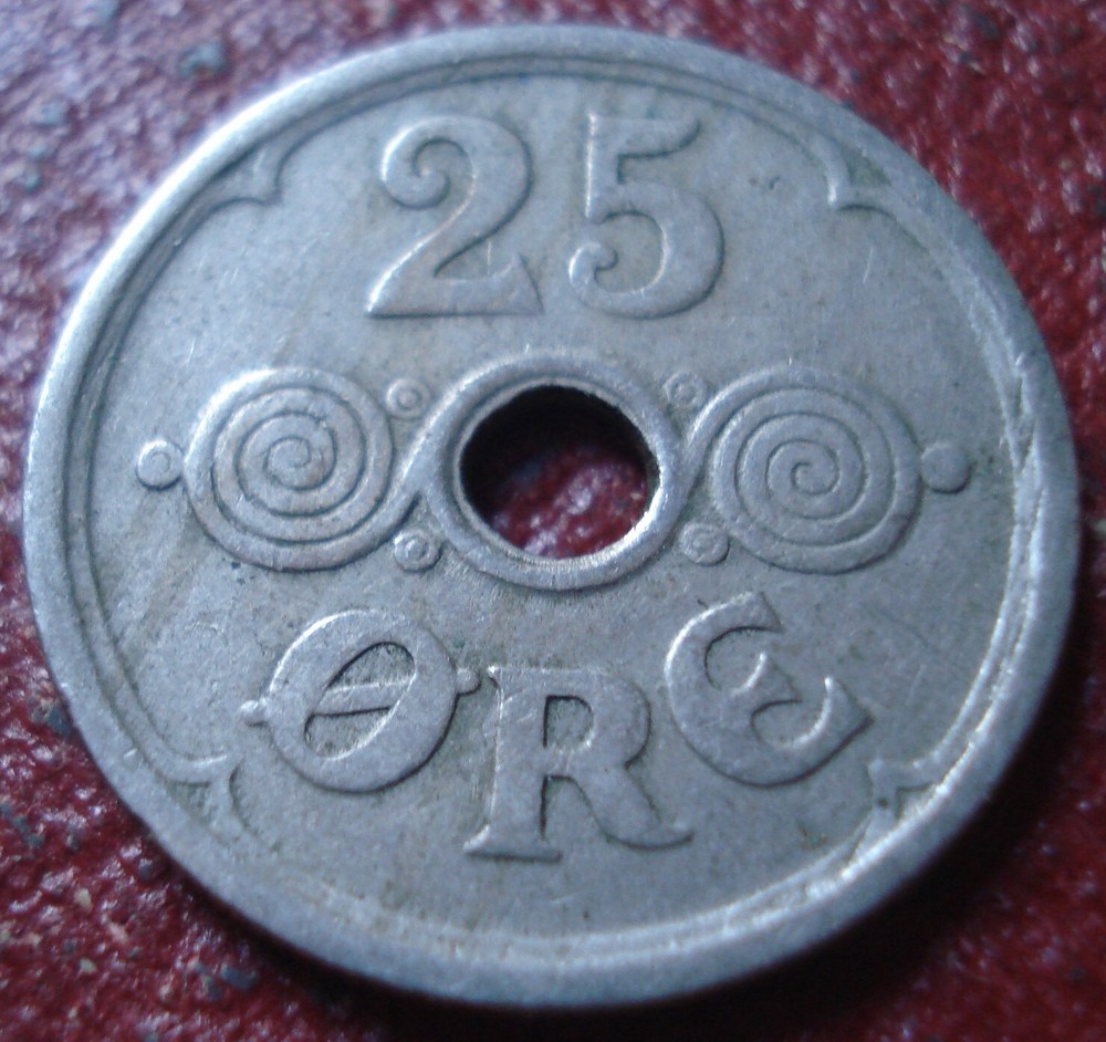 1924 DENMARK 25 ORE IN FINE-VF CONDITION