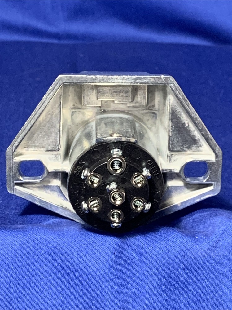 Semi- Trailer Electrical Pigtail Light Socket ~ Napa Belkamp 755-5019