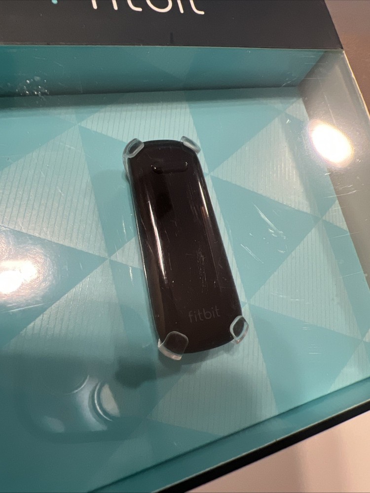 FITBIT ONE - Wireless Activity/Sleep Tracker - OPENED READ - FREE SHIP!