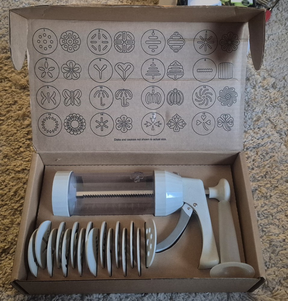 Pampered Chef Cookie Press Box Set #1525 w/ 16 Discs