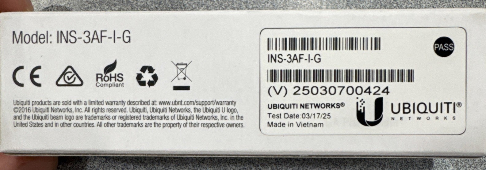 Ubiquiti Networks INS-3AF-I-G Instant 802.3af Indoor Gigabit PoE Converter 4x