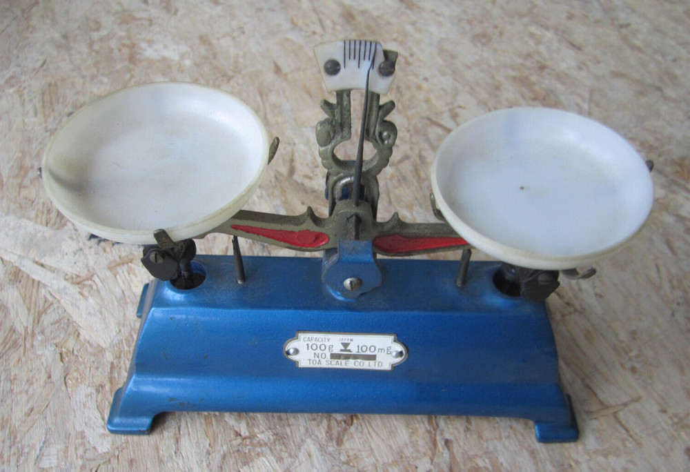 Small balance scale - Toa Scale Co. - Japan
