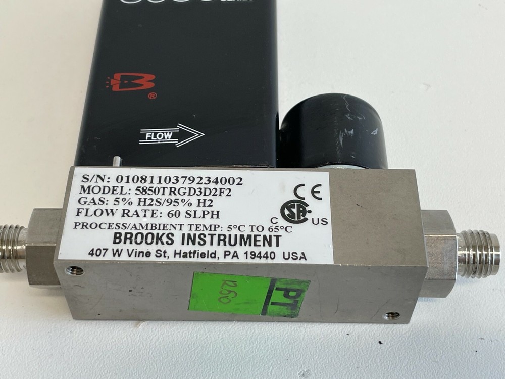 U2: Brooks 5850TR Mass Flow Controller 5850 TR Series